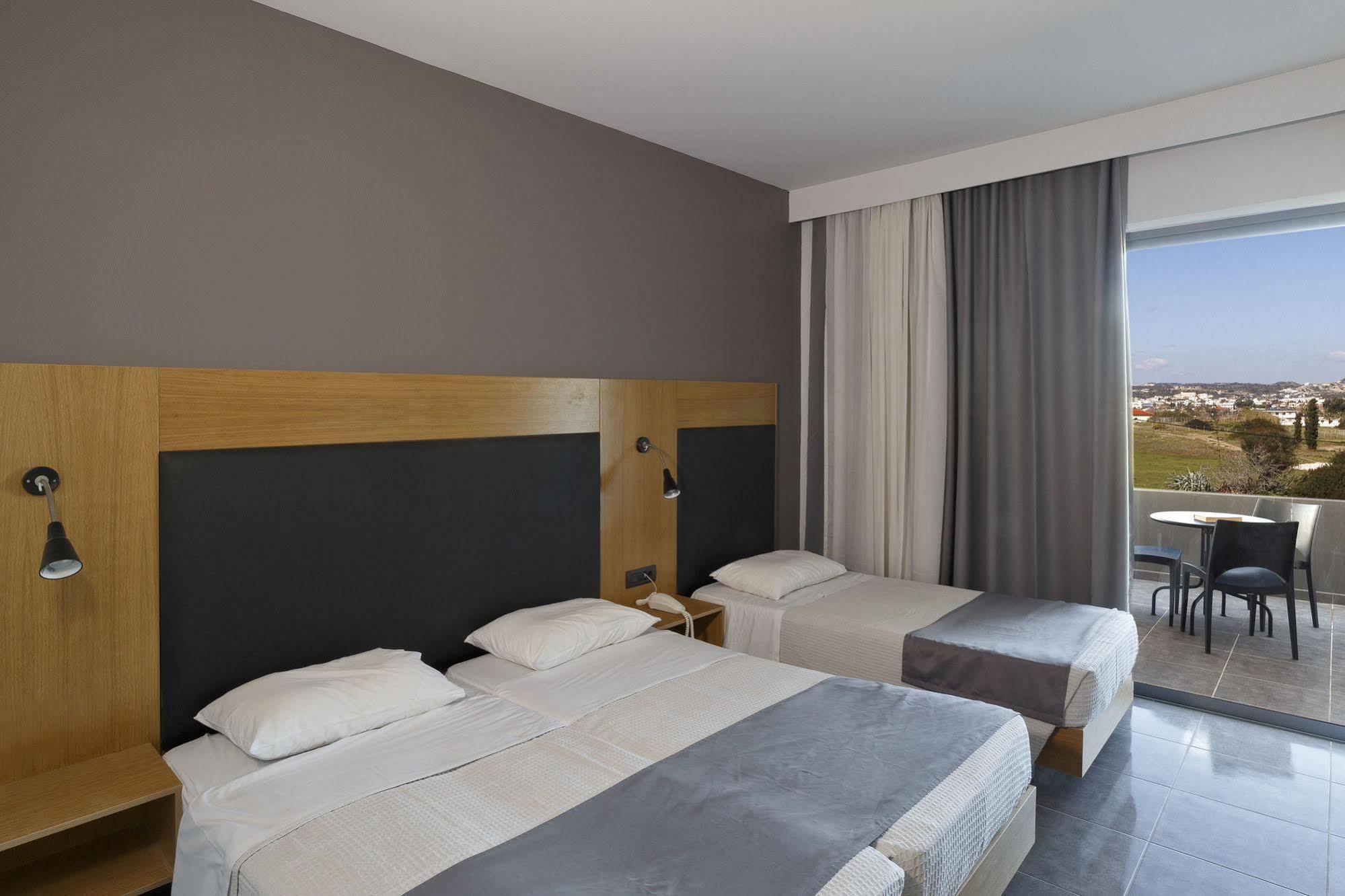 Evita Resort 4*